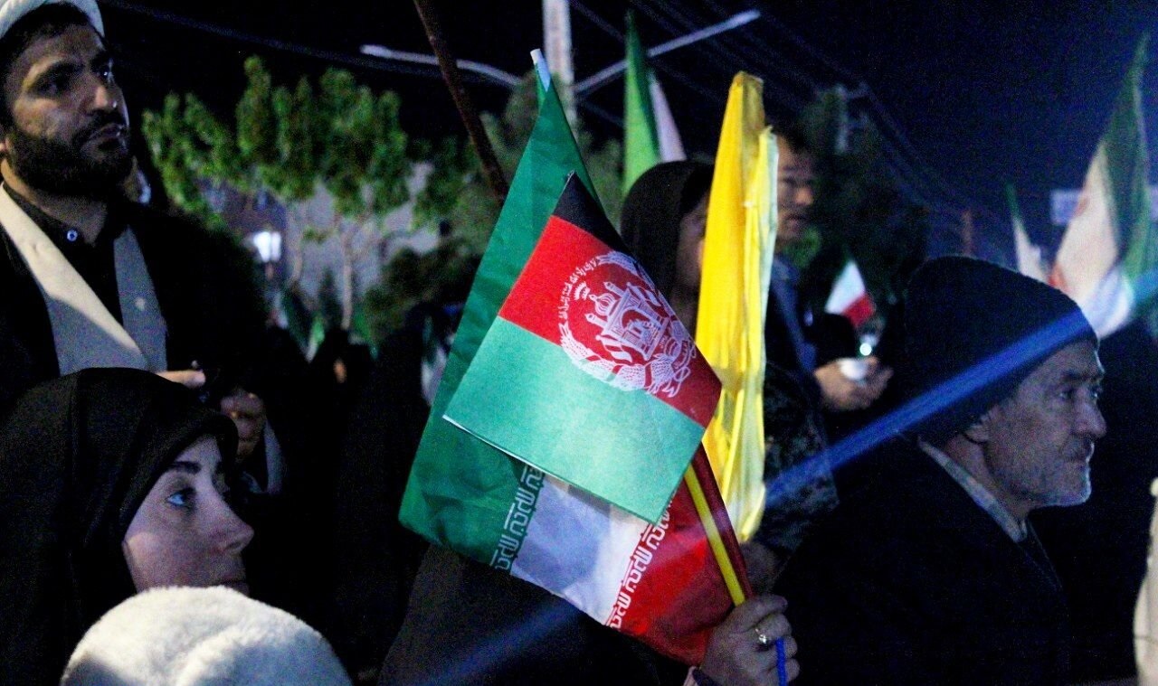 مهاجرین افغانستانی قم در بیش از دو ماه حضور فعال: از روشنگری فرهنگی تا پذیرایی از عاشقان ولایت در موکب ها - گالری تصاویر خبر