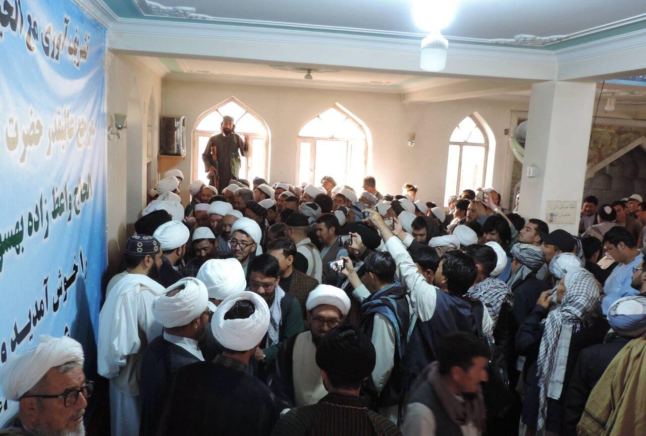 آیت الله واعظ زاده بهسودی: مشکلات شیعیان را از راه گفت وگو با مقام ها پی گیری می کنم  - گالری تصاویر خبر