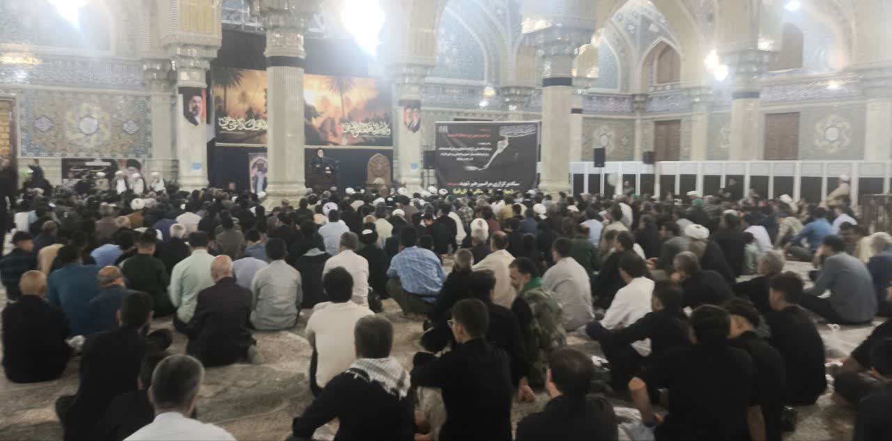 بزرگداشت رهبر شهید انقلاب اسلامی در قم؛ تأکید مهاجران افغانستانی بر وحدت و مقابله با استکبار - گالری تصاویر خبر
