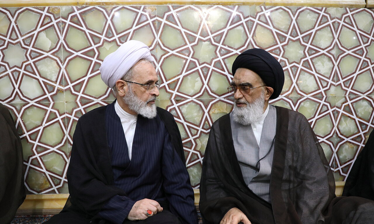 با حضور علما و فضلا؛ مراسم بزرگداشت آیت الله العظمی فیاض از سوی رهبر انقلاب اسلامی در حرم مطهر بانوی کرامت برگزار شد - گالری تصاویر خبر