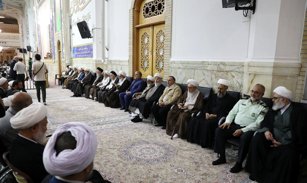 با حضور علما و فضلا؛ مراسم بزرگداشت آیت الله العظمی فیاض از سوی رهبر انقلاب اسلامی در حرم مطهر بانوی کرامت برگزار شد - گالری تصاویر خبر