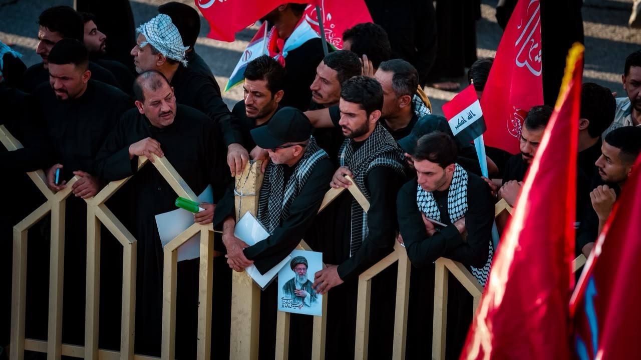 تشییع پیکر رهبر شهید ایران از نجف تا کربلا - گالری تصاویر خبر