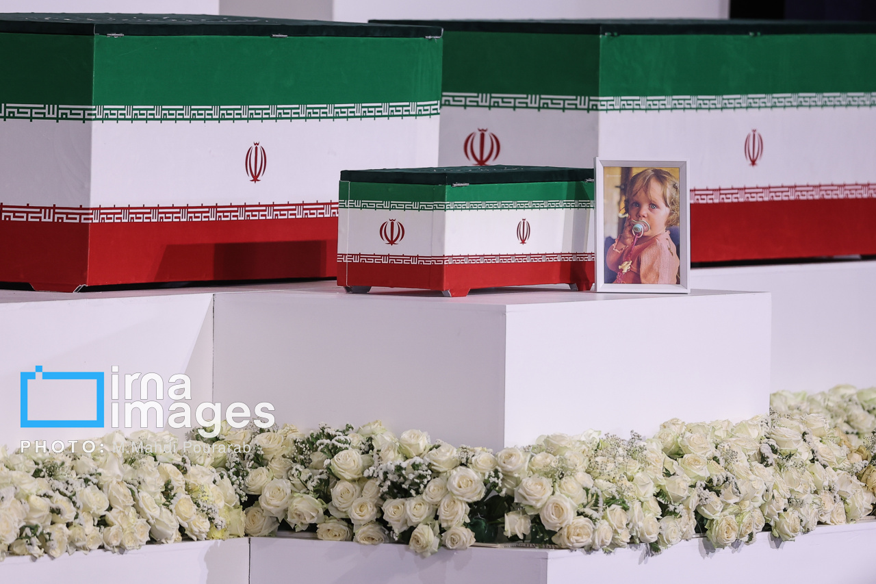تصاویر آغاز مراسم ادای احترام به رهبر شهید انقلاب در تهران - گالری تصاویر خبر