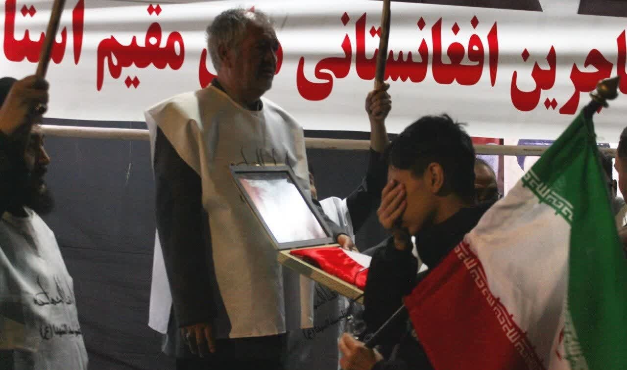 مهاجرین افغانستانی قم در بیش از دو ماه حضور فعال: از روشنگری فرهنگی تا پذیرایی از عاشقان ولایت در موکب ها - گالری تصاویر خبر
