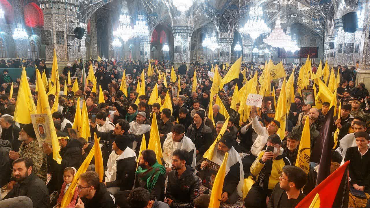 تجمع مهاجران افغانستانی درحرم مطهر رضوی و ابراز همدردی با مردم ایران - گالری تصاویر خبر