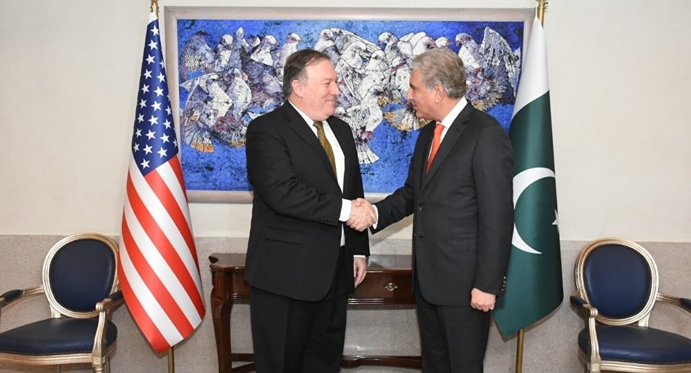استقبال سرد و معنادار دولت جدید پاکستان از وزیر خارجه امریکا