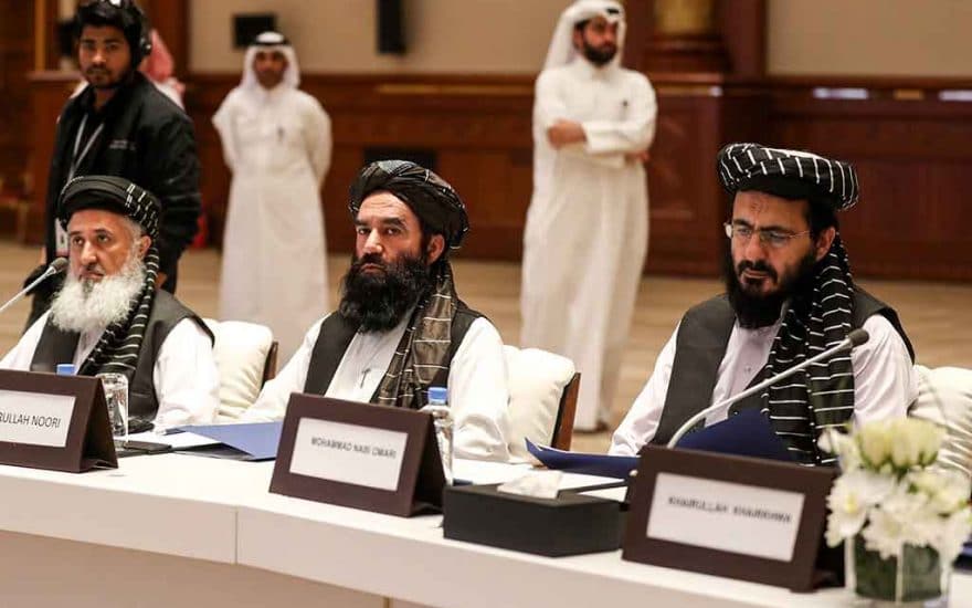 هئیت مذاکره کنندۀ دولت و طالبان در دوحه با هم دیدار کردند