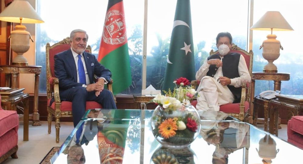 عبدالله عبدالله و عمران خان، نخست وزیر پاکستان در اسلام آباد با هم دیدار و گفتگو کردند