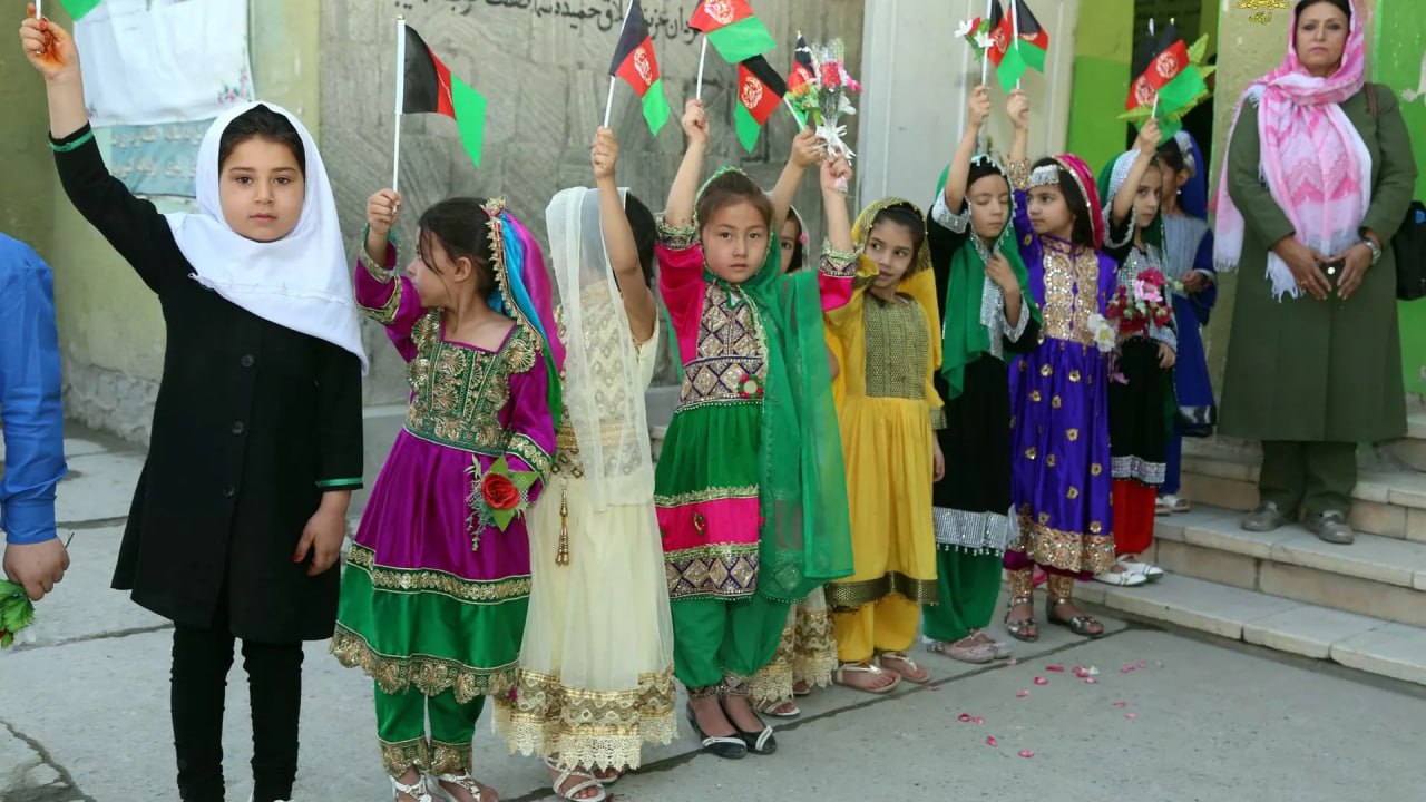 طالبان دستور منع آموزش دختران بالای 10 سال را صادر کردند