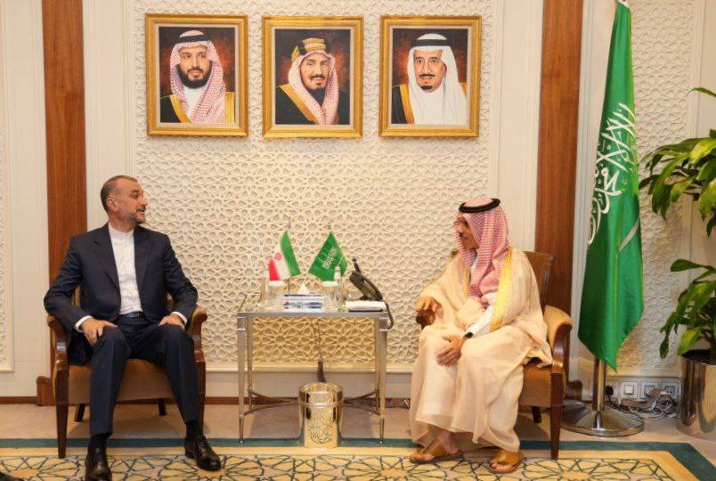 نخستین سفر وزیر خارجه ایران به عربستان سعودی پس از آغاز دوباره روابط دیپلوماتیک