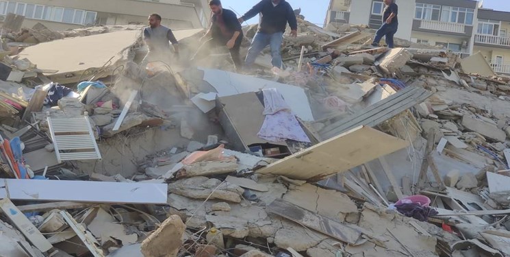زلزله ازمیر ترکیه تا کنون 6 کشته و 202 زخمی برجای گذاشت