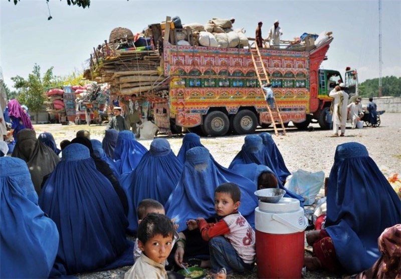 بازگشت داوطلبانه مهاجران افغانستان از پاکستان متوقف شد