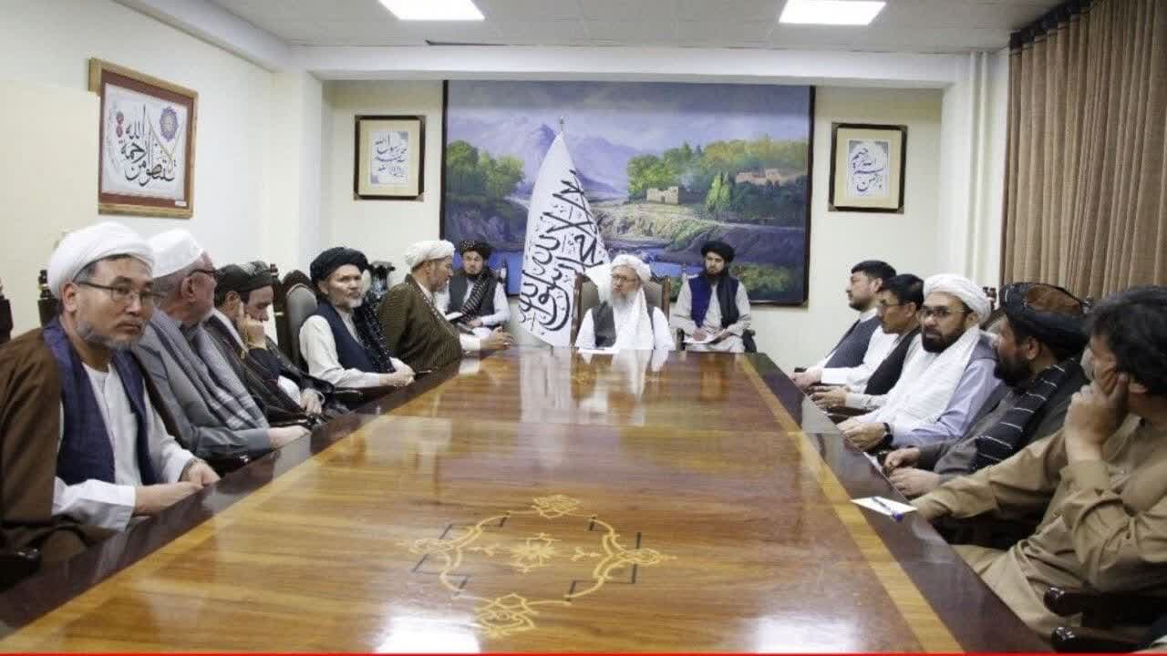 دیدار معاون نخست وزیر طالبان با بزرگان شیعه